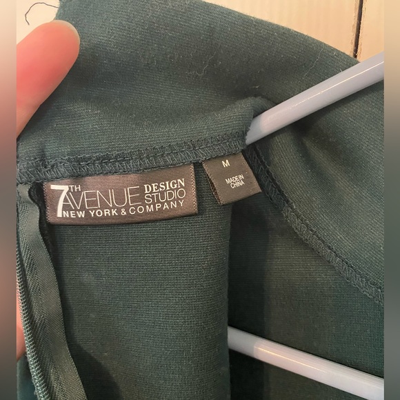 NY&Co mock turtle neck top. Dark/Hunter green. Size Medium. - Picture 3 of 3